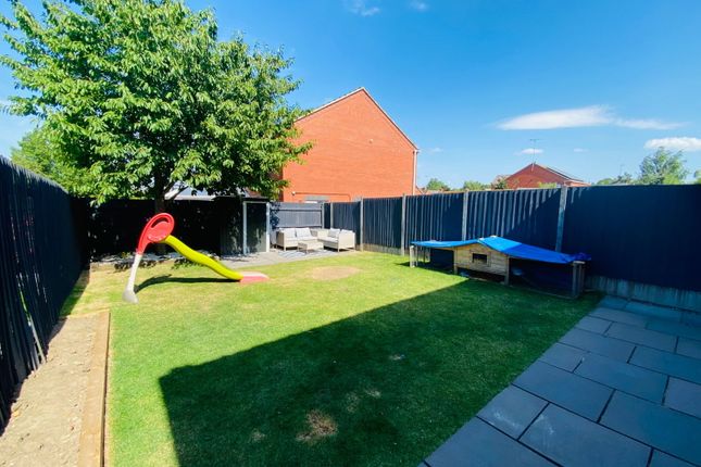 3, Teasel Drive, Swadlincote photo 3