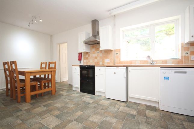 4 Bed Property To Rent In Park Barn Drive Guildford Gu2 Zoopla