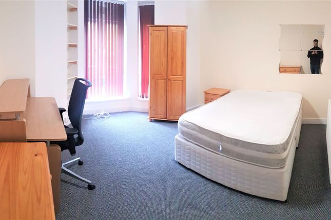 Flat 2, 8 Egerton Road, Manchester photo 3