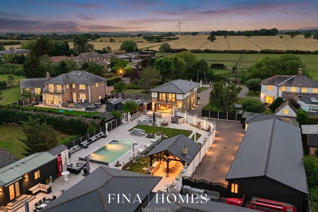 Clyde Lodge Farm,, Lower Dunton Road, Brentwood photo 3