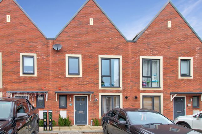 Thumbnail Town house for sale in Golden Mews, Ipswich
