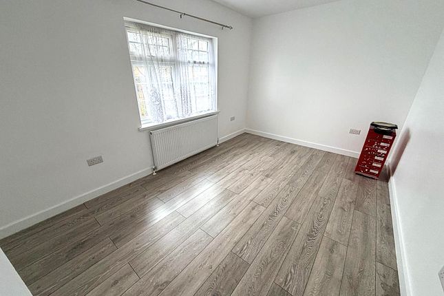 x, Brocket Way, Chigwell photo 5