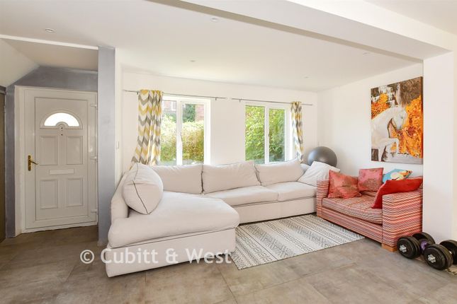 11, The Spinney, Pulborough photo 4