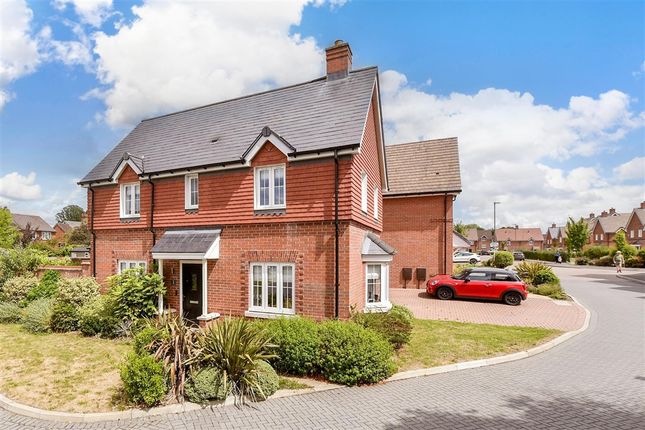 Hewitts Road, Cranleigh photo 2