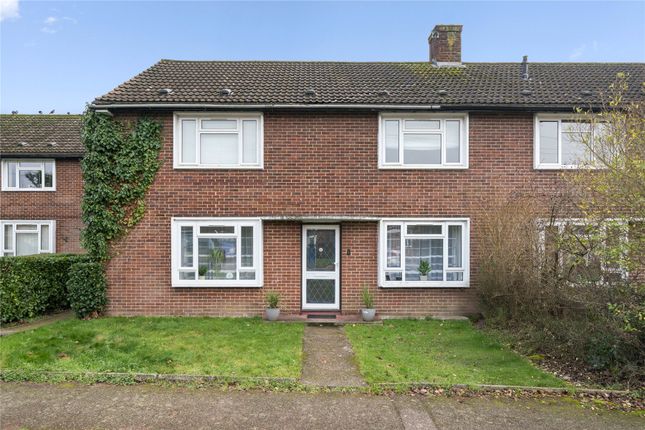 2-bed flat on 50, Winston Drive, Cobham, £375,000