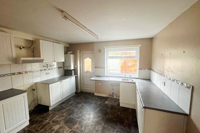 2, Cottingham Avenue, Osborne Street, Hull photo 2