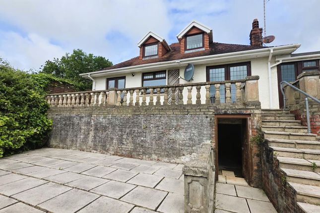 82, Havard Road, Llanelli photo 2