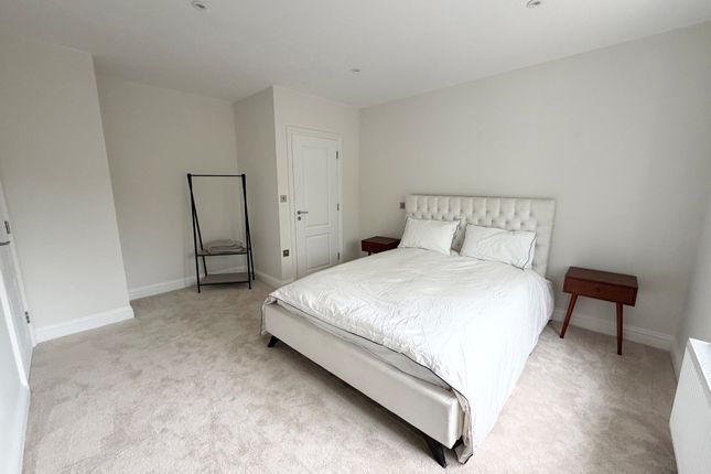 Low Noon - New Home,, Burpham Lane, Surrey photo 5