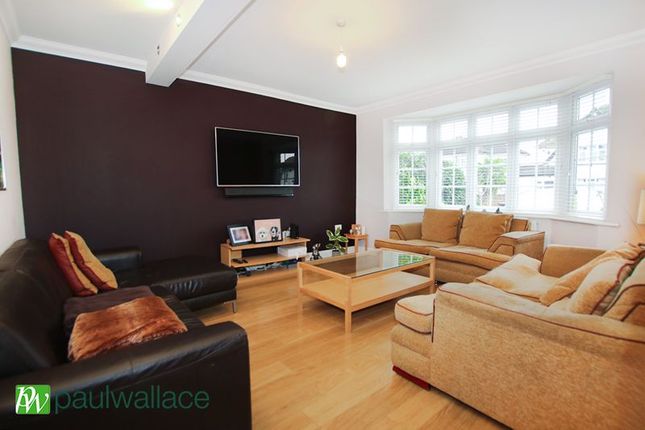 1, Robinson Avenue, Waltham Cross photo 2