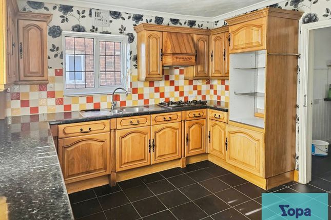 63, Pinfold Avenue, Norton, Stoke-on-trent photo 2