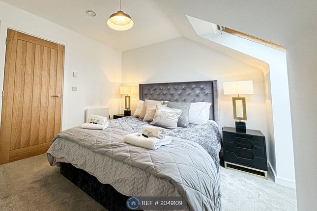 Flat to rent in St. Johns Mews, York