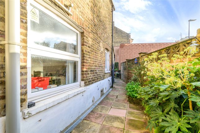 End terrace house for sale in Hermitage Road, Harringay, London