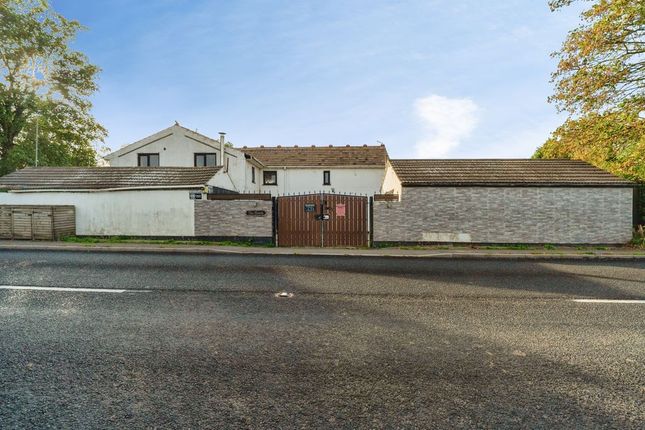 The Hawk, New Holland Road, Barrow-Upon-Humber photo 2