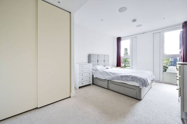 Thumbnail Flat to rent in Central Avenue, Sands End, London