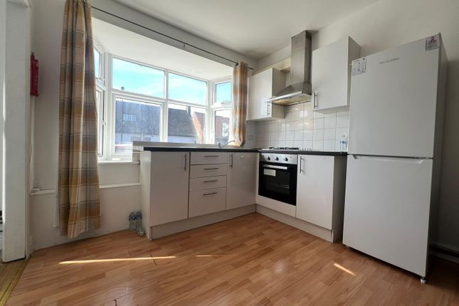 55A, High Street, Hornchurch photo 3