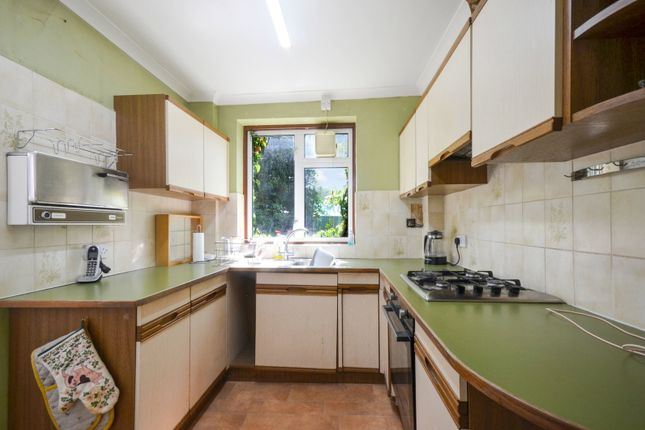 88, Victoria Avenue, Saffron Walden photo 3