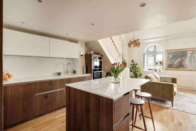 2nd & 3rd Floor Flat, 214 Royal Parade, 2-7, Elmdale Road, Bristol photo 3