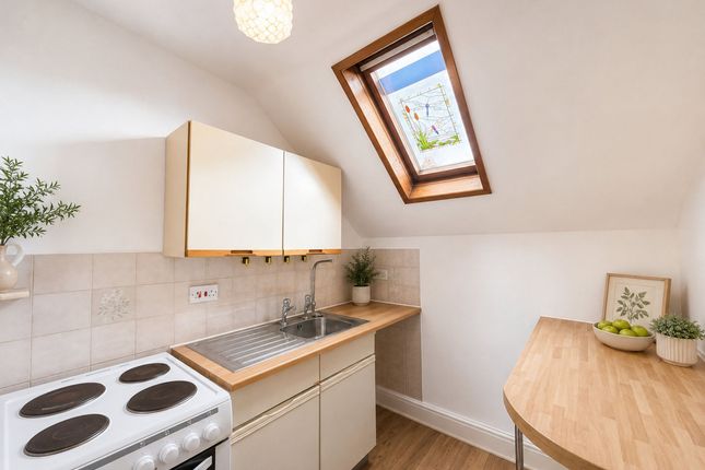 Flat 3, 13 Church Street, Paignton photo 3