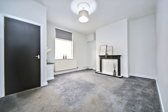 51. Gordon Street, Wigan photo 2