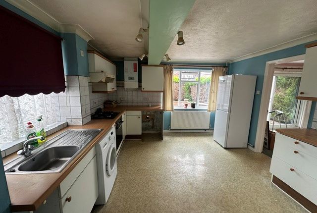4, THE HAYWARDS, THATCHAM photo 4
