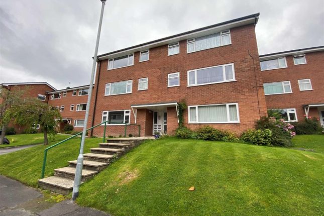 1-bed flat on Beech Farm Drive, Macclesfield, £850/mo