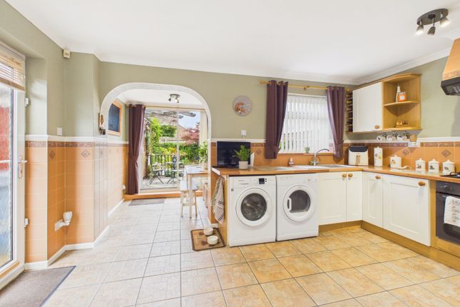 78, Howdale Road, Hu8 9jz photo 3