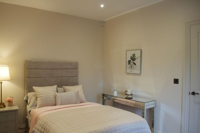 Flat for sale in Old Milverton Lane, Leamington Spa, Warwickshire