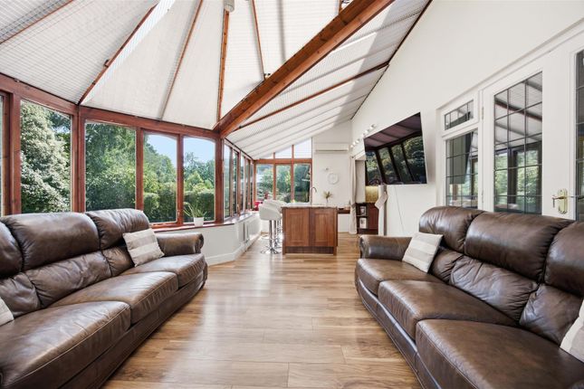 3, Frays Avenue, West Drayton photo 3