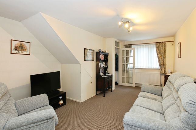10, Brynawel, Caerphilly photo 3