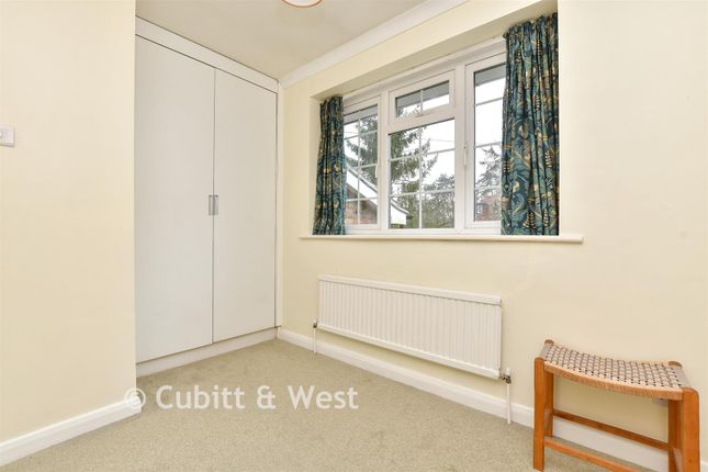 Breech Lane, Walton On The Hill, Tadworth photo 3