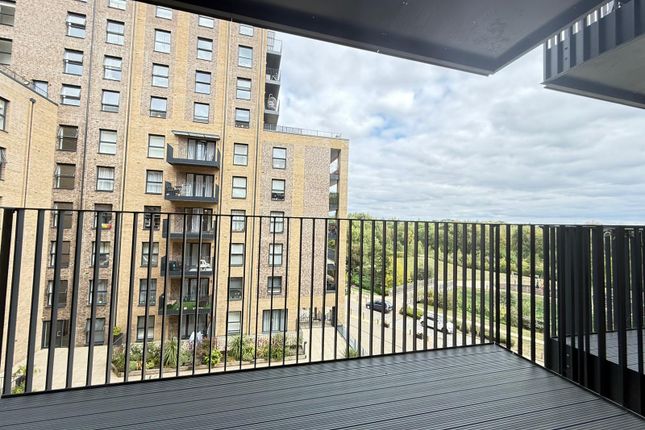 Flat 122, WATFORD photo 5