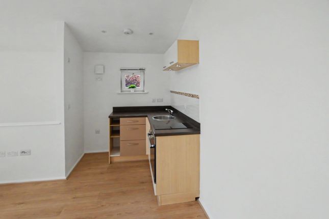 30 Glyn Teg, Merthyr Tydfil photo 4