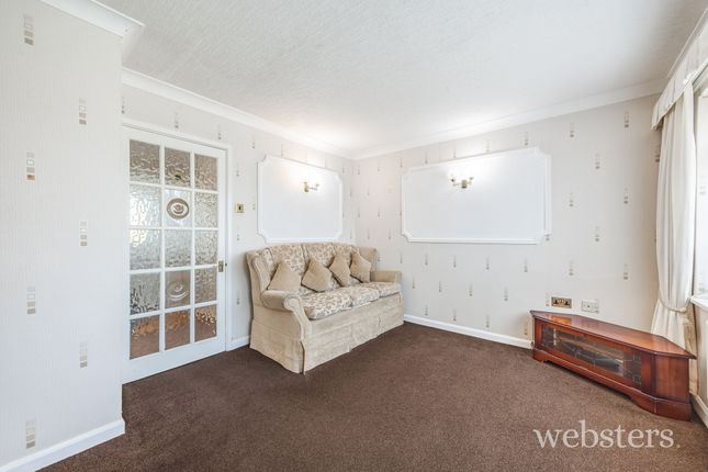 4 Royston Green, North Walsham photo 2
