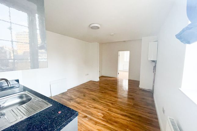 Thumbnail Flat to rent in The Broadway, Wood Green
