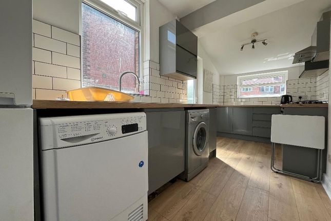 82, Arnfield Road, Manchester photo 4
