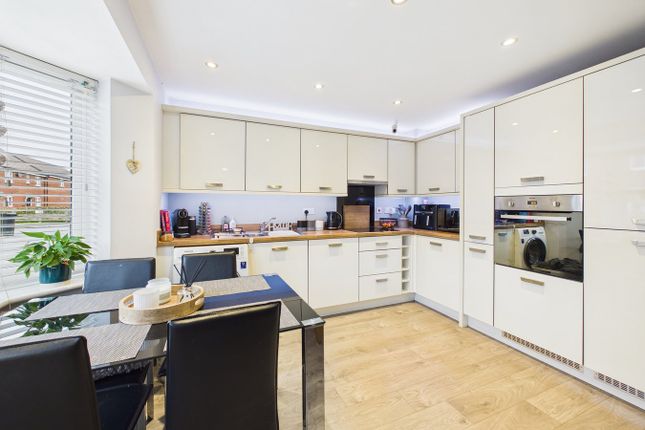 79, Blackburn Way, Weston-Super-Mare photo 4