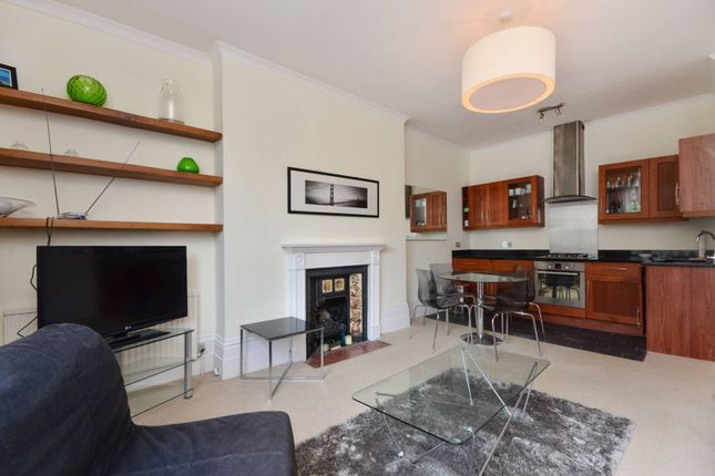2-bed flat on Redcliffe Gardens, Chelsea, £795,000