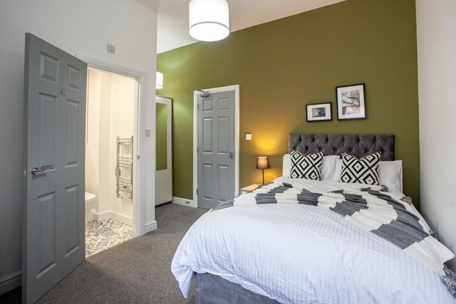 Room 2, 2, Monmouth Avenue, Bury photo 2