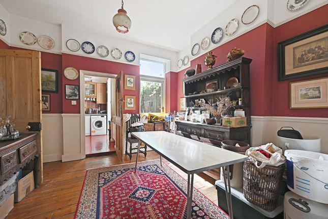 66, Chatsworth Gardens, Acton photo 4