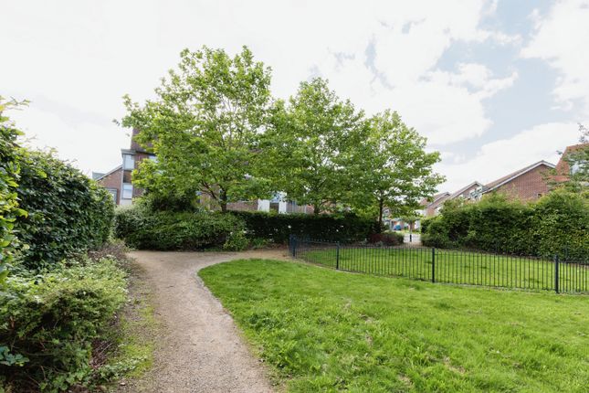 Flat for sale in Sorting Lane, Basingstoke