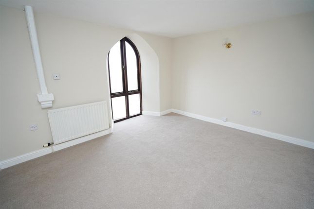Flat for sale in The Square, Northam, Bideford