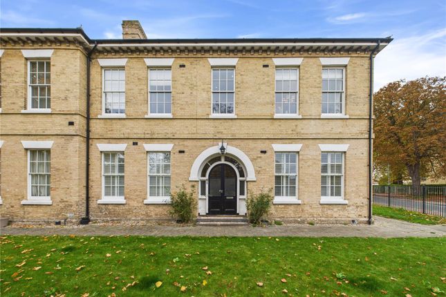 3-bed flat on 16, Flagstaff Road, Essex, £375,000