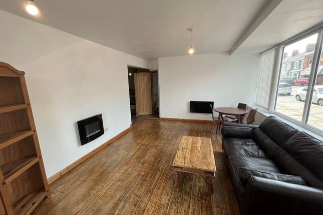 Flat for sale in Broadway, Roath, Cardiff