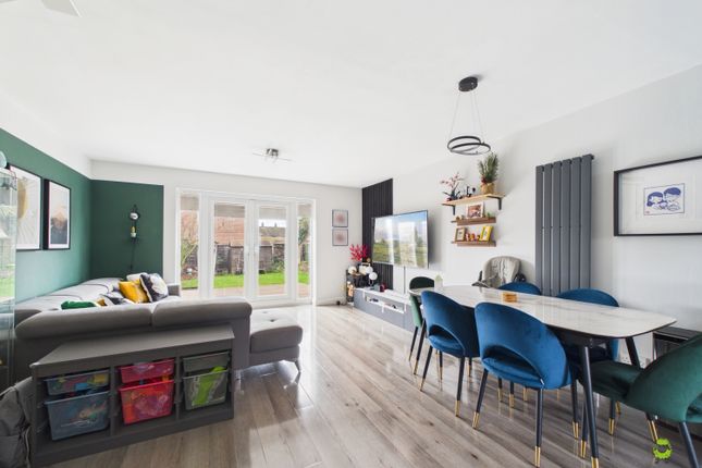 280, Slade Green Road, Erith photo 3