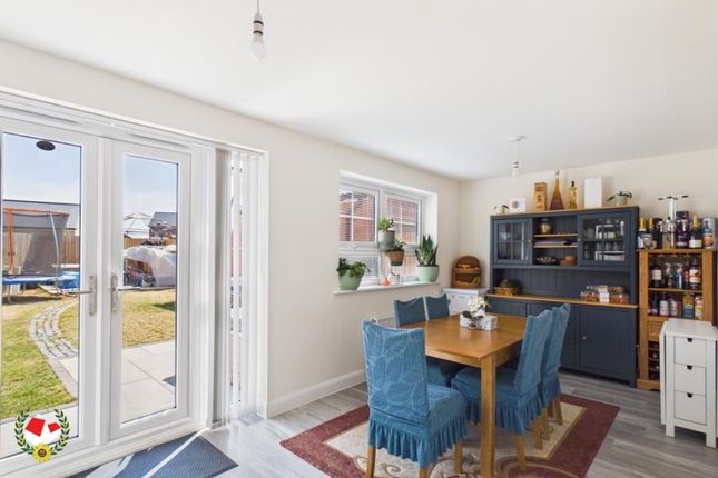 15, Whitethorn Crescent, Gloucester photo 4