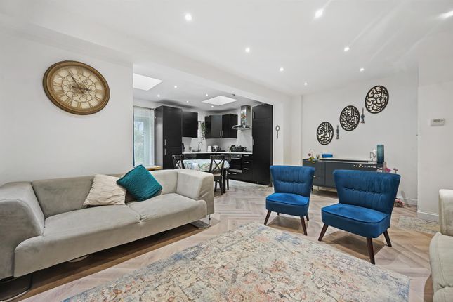 30, Court Way, Acton photo 4