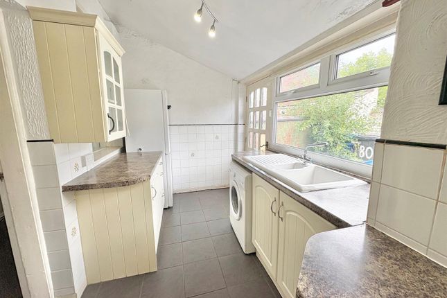 80, Manchester Road, Leigh photo 4