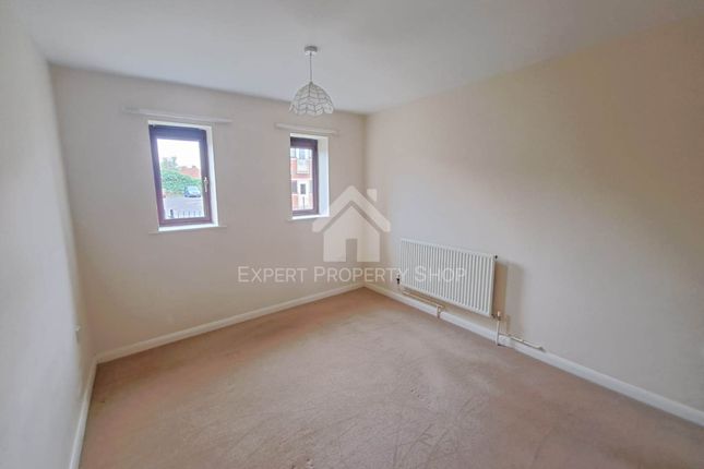 2 The Pines (Rent Account), Worksop photo 4