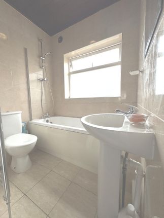 20, Farndale Avenue, Coventry photo 5