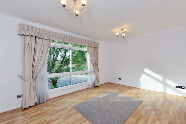 Town house to rent in Loudoun Road, London